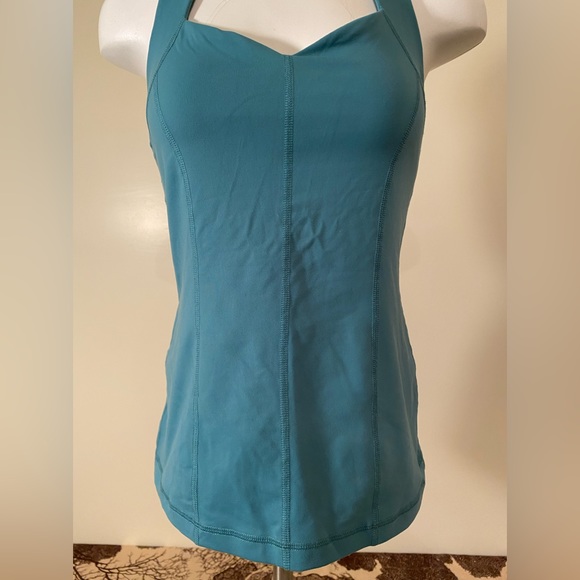 Tonic Active Yoga Top with Built in Shelf Bra Size Medium in EUC - Picture 3 of 8